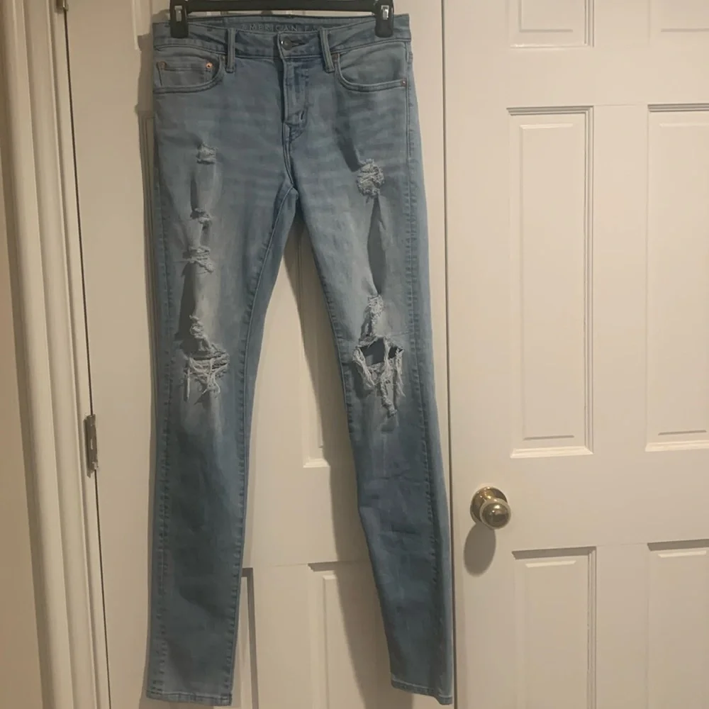 Men’s Distressed American Eagle Jeans